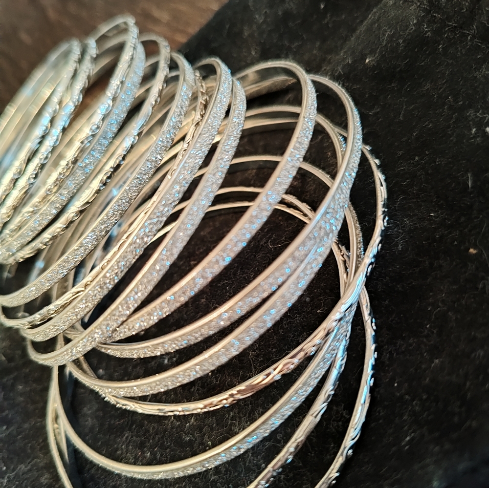 Bracelets - Picture 6 of 7